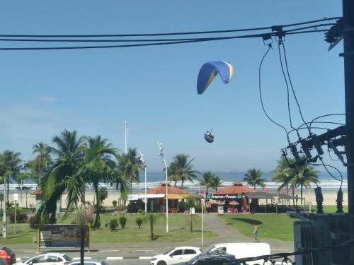 Itarare Apartamento | excelente localização o mar na sua frente confira