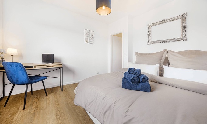 Suedviertel Apartamento | Excellence Deluxe Suite Near MESSE/CENTER/GRUGA/RÜ/EVONIK/EON