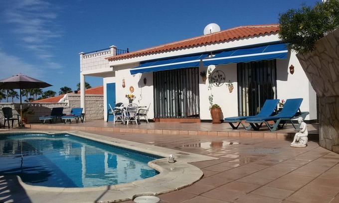 Callao Salvaje Villa | Excelente Villa Azul con vistas al mar, piscina privada, terraza y Wi-Fi