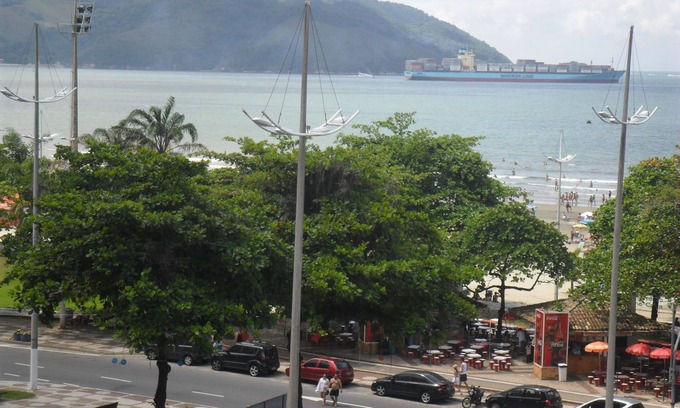 Embare Apartamento | Excellent fit 1 bedroom, beach front, air cond in bedroom, communal garage