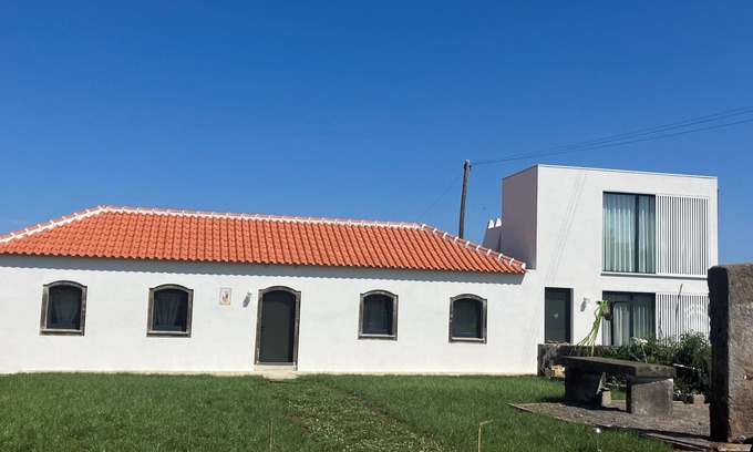 Praia da Vitoria Casa | Excellent space 5 minutes from the sea and the airport House restored in 2025