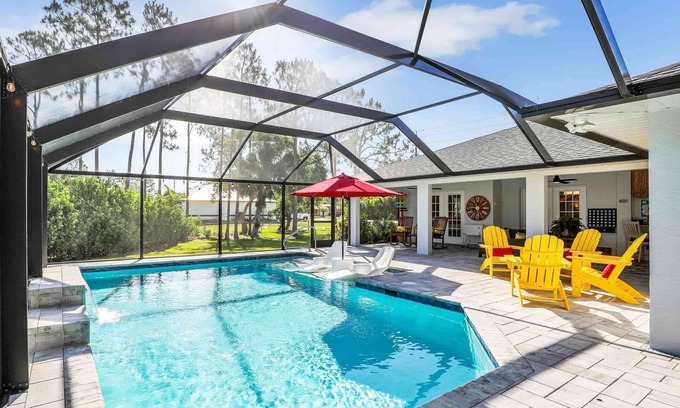 Bonita Springs Casa | Sunshine, Serenity & a gorgeous Saltwater Pool—All at Casa Bonita Florida