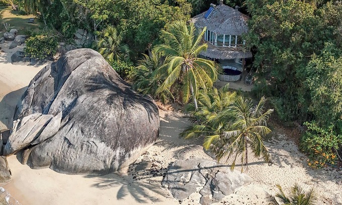 Haad Rin Complejo | Exceptional Beachfront Villa - Jacuzzi - Full Service & Private Restaurant & Bar