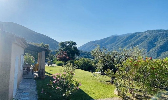 Mollans-sur-Ouveze Casa | Exceptional house with view of Mont Ventoux