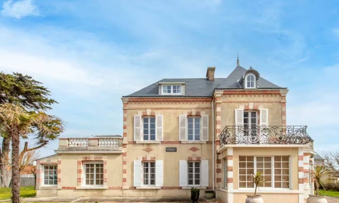 Saint-Jean-de-Monts Villa | Exceptional residence 80 metres from the beach
