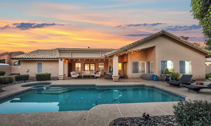 Harbor Point Casa | Exceptional Islands Heated Pool/Spa Home! Sleeps 12. 30 Night Min.