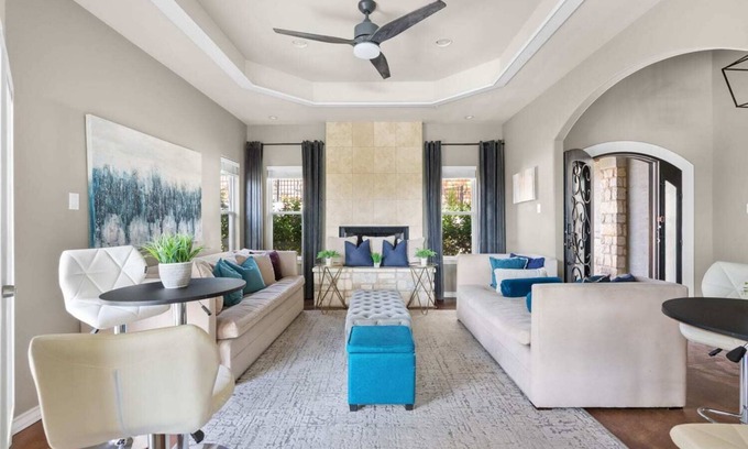 Cardinal Hills Casa | Exceptional Lake Travis Estate w Pool