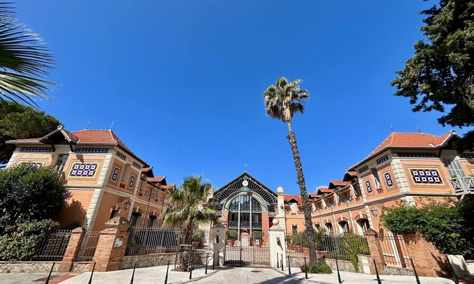 Hyeres City Centre Casa | Exceptional mini luxury villa in the Manège Godillot, a classified historic site