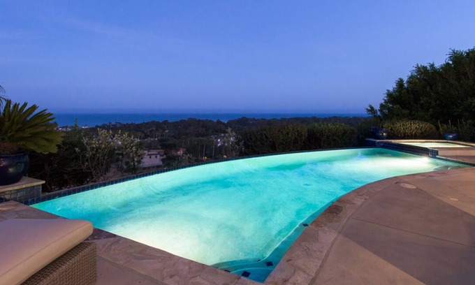 Central Malibu Casa | Excepcional casa contemporánea con vista al mar!