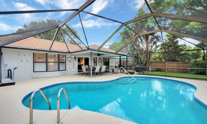 Vero Beach South Casa | Exceptional Pool Home in Vero Beach