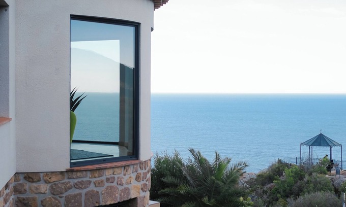 Espero-Pax Villa | Exceptional sea-view villa with private pool