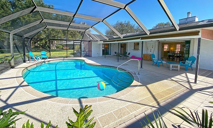 Vero Beach South Casa | 🏖️Exceptional! Spacious Oasis, Private Pool + Shade. Great separation of rooms!