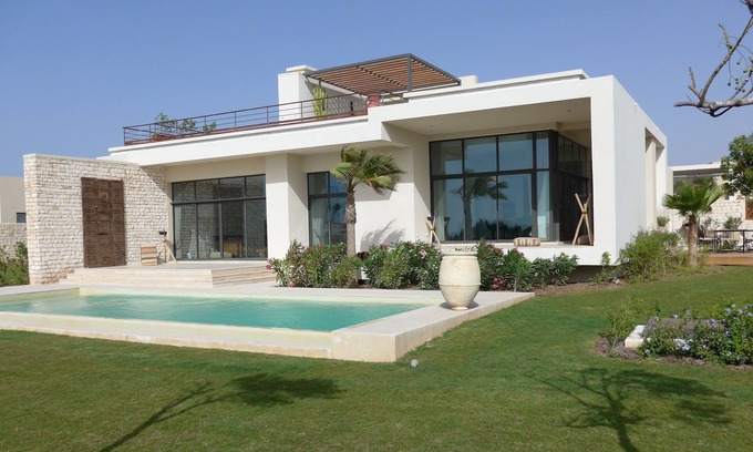 Medina Villa | Excepcional villa de 400m2 con piscina privada climatizada y empleada doméstica