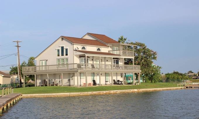 Rockport Casa | Exceptional Waterfront Home with 165 foot fishing pier