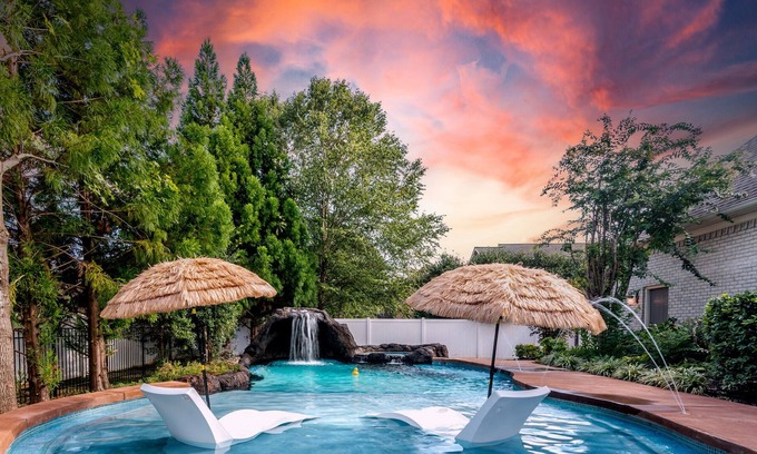 Murfreesboro Casa | Exceptionally Spacious Family Vacation Home With Private Pool & Spa