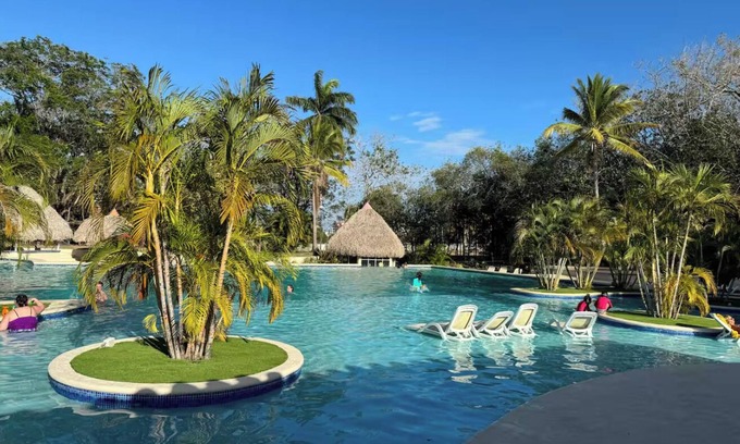 Playa Coronado Apartamento | Exclusive Suite at Playa Coronado Luxury Club
