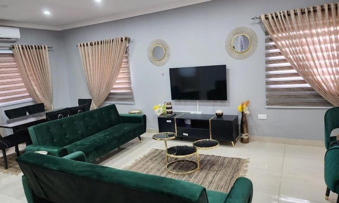 Tema Casa | Exclusive 3-Bed House in Tema C25 At The Greens