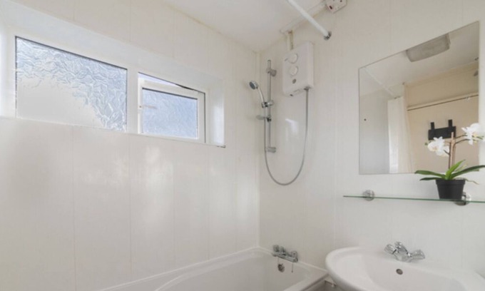 Hatfield Apartamento | Exclusive 4BR House with Free Parking At Hatfield