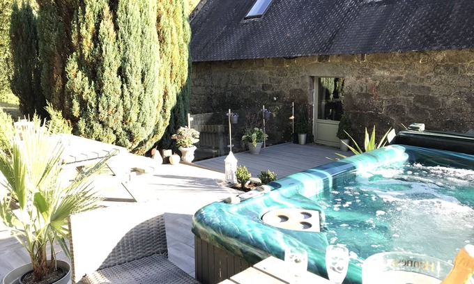Ploerdut Casa | Pueblo exclusivo e idílico de propiedad privada situado dentro de 7 acres de tierra
