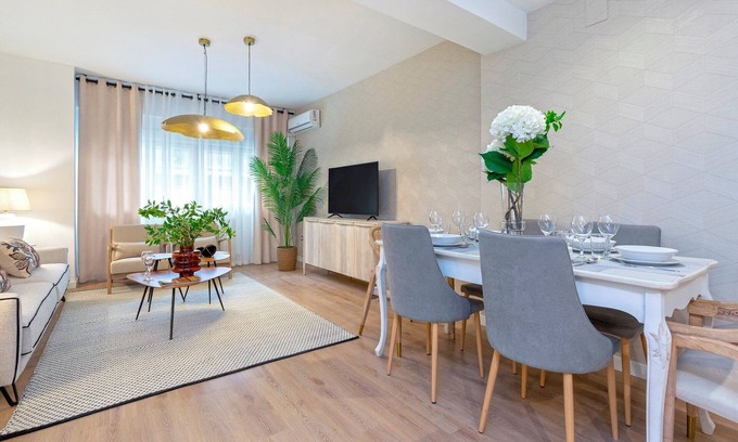 Figares Apartamento | Exclusive apt 3rooms in Granada. Martinez Campos II