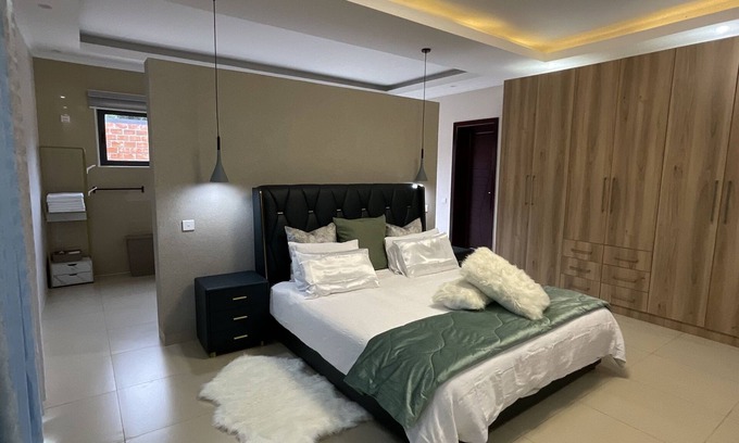 Lusaka Apartamento | Exclusive Farm Getaway w/sauna, fire pit and massage chair