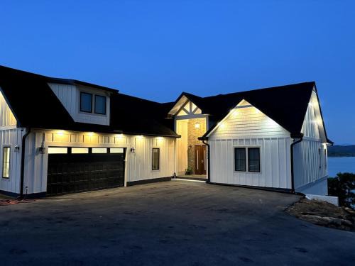Dandridge Casa | Exclusive Lakefront Retreat on Douglas Lake