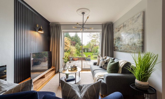Olton Casa | Exclusive Large Luxury House - Sleeps 9 - Five mins to NEC, BHX, Resorts World