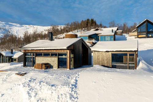 Sogndal Casa | Exclusive mountain cabin with spectacular views at the top of Hodlekve with possibility of extra unit