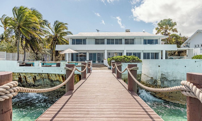 Eastern Road Casa | Exclusive Ocean Villa in Nassau