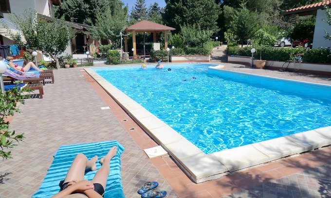Partinico Villa | CASA AZUL, con fantástica PISCINA DE AGUA SALADA, yacimientos arqueológicos.