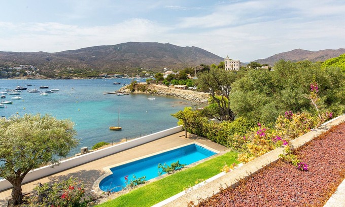 Cadaqués Villa | Villa exclusiva en primera linea de Mar