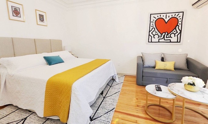 Granada Apartamento | Exclusive Suite with Private Bathroom Polanco