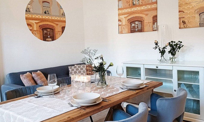 Palace District Apartamento | Exclusive Three-Bedroom Apartment