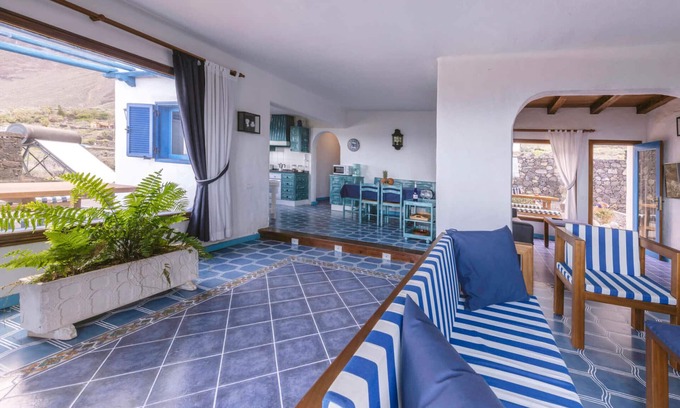 Isora Villa | Villa Exclusiva en Las Puntas con Piscina Privada y Zona de Barbacoa