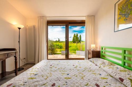 Geggiano Apartamento | Exclusive Villa in Vineyard W Pool, And Siena View