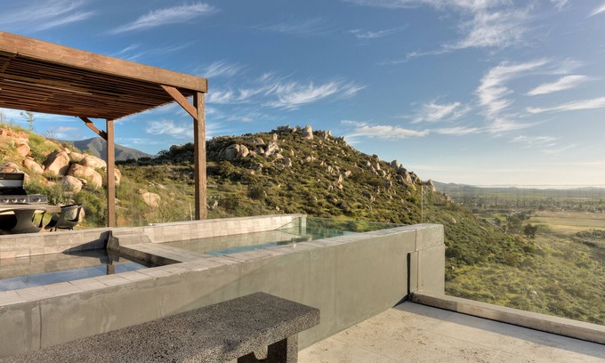 Valle de Guadalupe Villa | Exclusive villa with vineyard and breakfast included