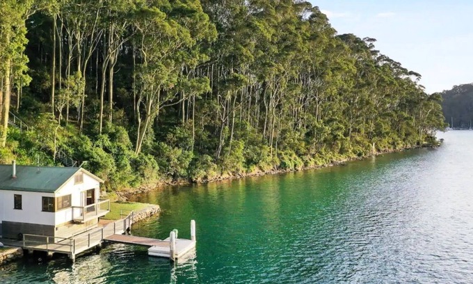 Sydney Casa | Exclusive Waterside Boathouse w/ Uninterrupted Views