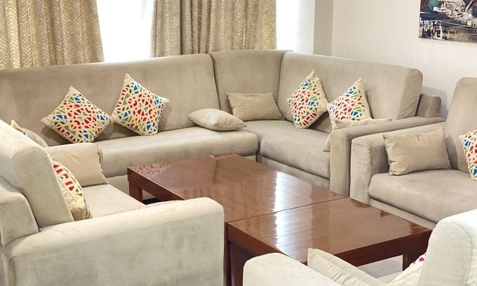 Preet Vihar Apartamento | Executive 1 BHK 150 Sqm