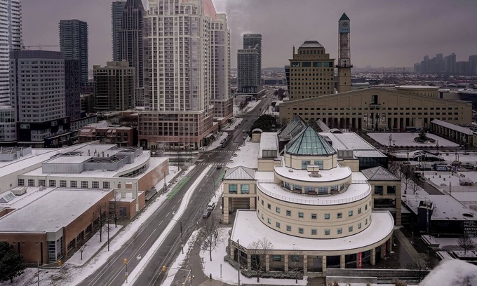 Downtown Mississauga Condominio | Executive 2 Bedroom 2 Bath 1 Park Condo Square One|Toronto Airport YYZ 15 Minute