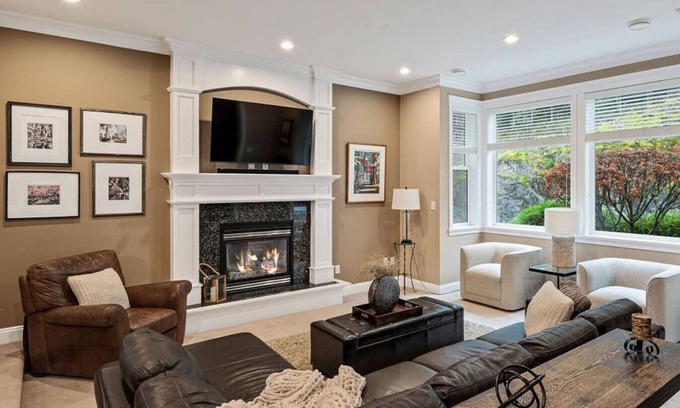 Bear Mountain Resort Casa | Executive 3 bedroom Home on Bear Mountain