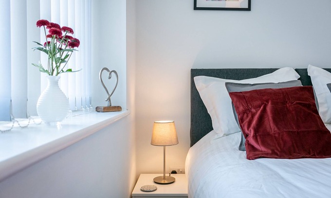 Hatfield Apartamento | Executive Apartment Close to Train Station
