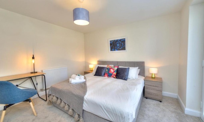 Milton Keynes Apartamento | Executive Fairfields Apartment by PAY AS U STAY