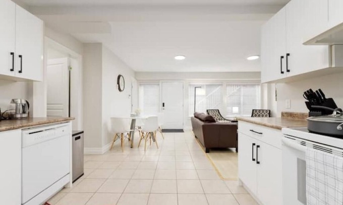 Fleetwood Casa | Executive Guest Suite in Surrey, BC