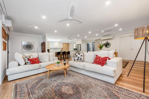 Annandale Casa | Executive Home in Prime Annandale Location