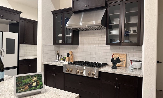 Raisin Casa | Executive Homes Near Valley Children's Hospital, Chukchansi Casino, and Yosemite