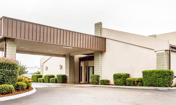 Enterprise Hotel | Executive Inn and Suites