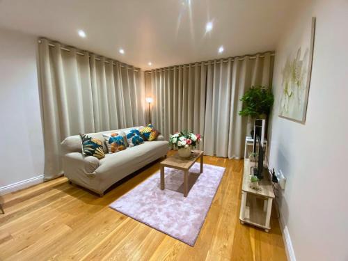 Southgate Apartamento | Executive North London Serviced Apartment - Business Ready