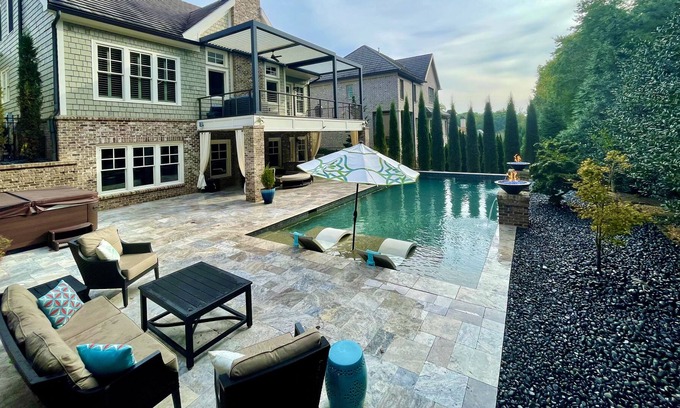 Cumming Casa | EXECUTIVE Resort/Family Estate POOL+Hot Tub +TESLA Model X (opt)