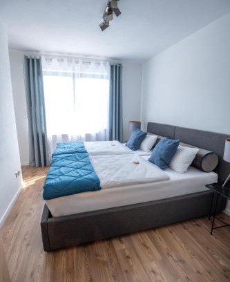 Monikaviertel Apartamento | Exklusive Maisonette 91 qm 4 Zimmer 1-9 Personen in Ingolstadt nähe A9, inklusive Parkplatz am Haus, Netflix, Kaffee, Tee, 24-h self-check-in, ideal für Gruppen, Familien und Geschäftsreisende