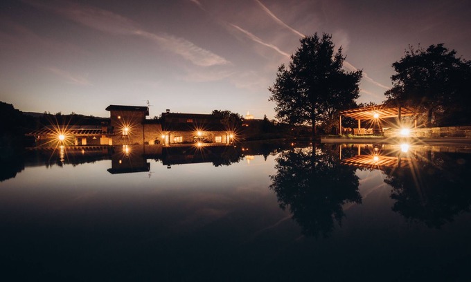 Porrena Villa | Villa con piscina con vistas al castillo de Poppi.